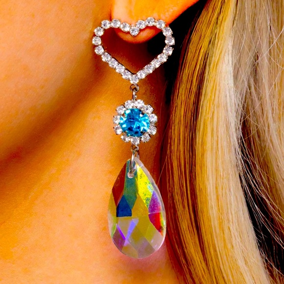 Paparazzi Jewelry - 🩵💎🩵 “FACETED FRENZY” BLUE IRIDESCENT GEM EARRINGS ~ PAPARAZZI❗️🩵💎🩵